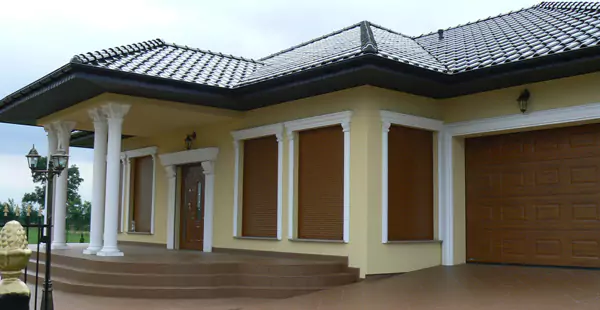 dom-kolumny